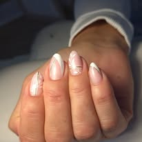 Studio lepih nohtov — biserni nail art